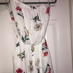 New Hollister Medium Strapless Romper with pockets